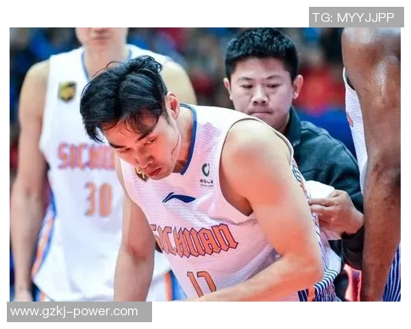 中国香港足球队迎战阿富汗队力争在国际赛场上取得佳绩