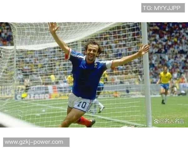 历届足球传奇球星精彩瞬间回顾与盘点图集